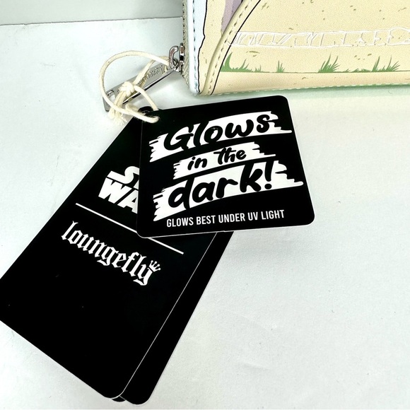 Loungefly Disney Star Wars Mandalorian Grogu on Seeing Stone Wallet - Picture 6 of 9